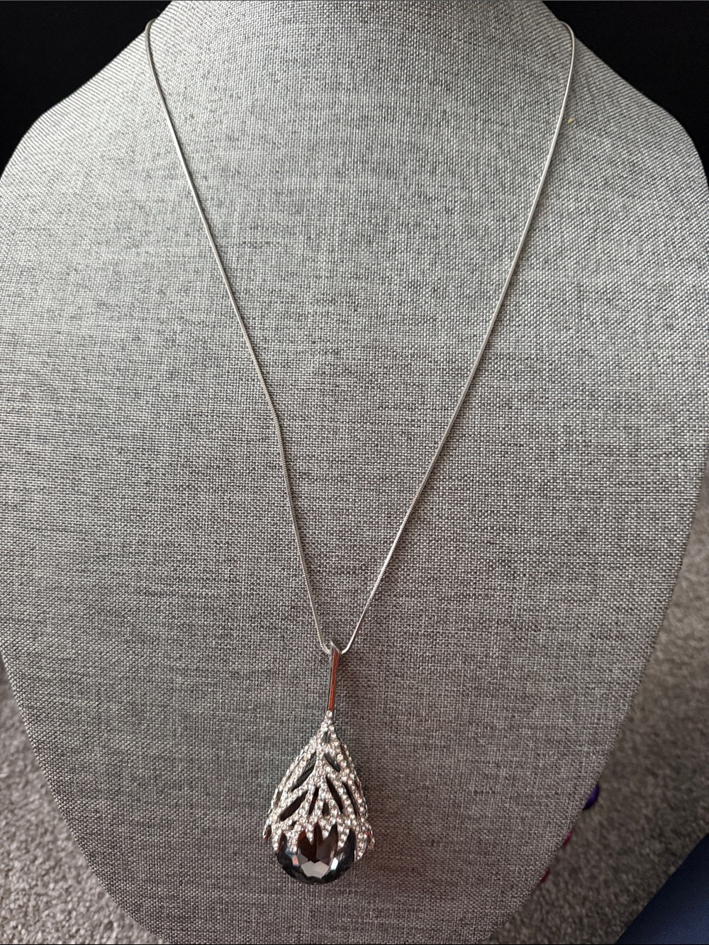 Silver Teardrop Crystal Pendant Necklace in Black